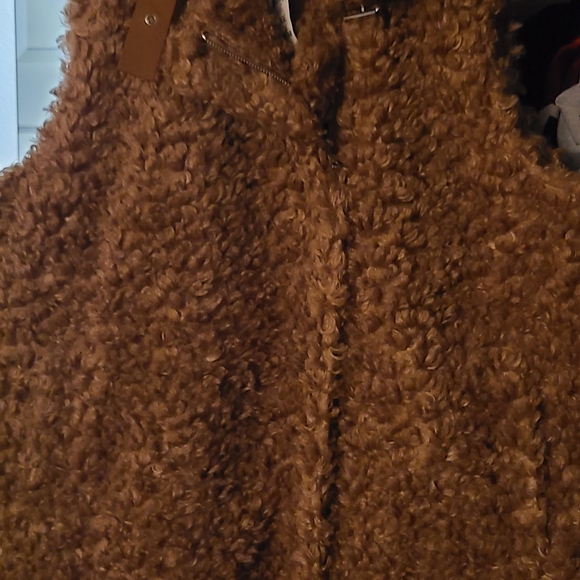 INC International Concepts Sherpa Vest in Baked Clay, Size Large, Soft Material - Picture 2 of 7